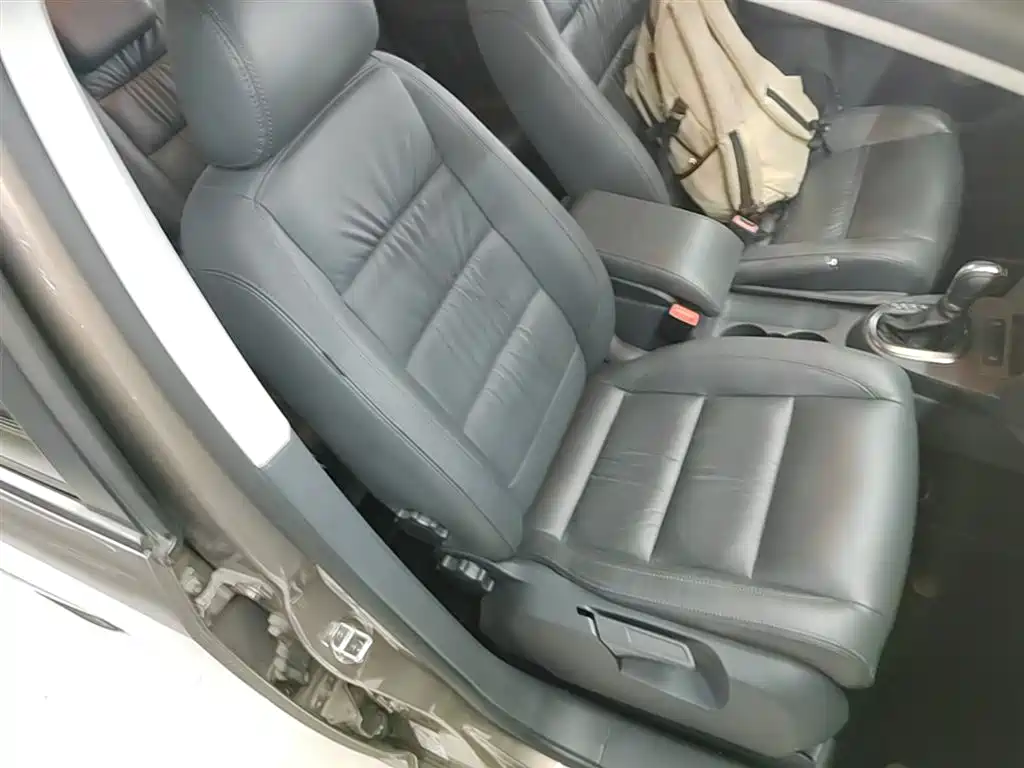 Volkswagen Touran 2015 1.4T DSG Comfort Edition 5-seater фото 25