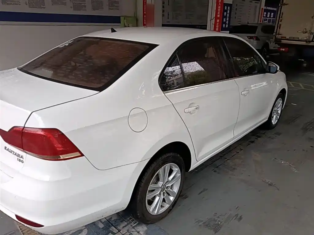 Photo 7 - Volkswagen Santana