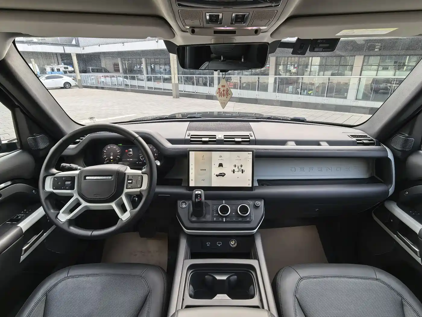 Land Rover Defender 2023 Facelift 90 3.0T P400 XS фото 9