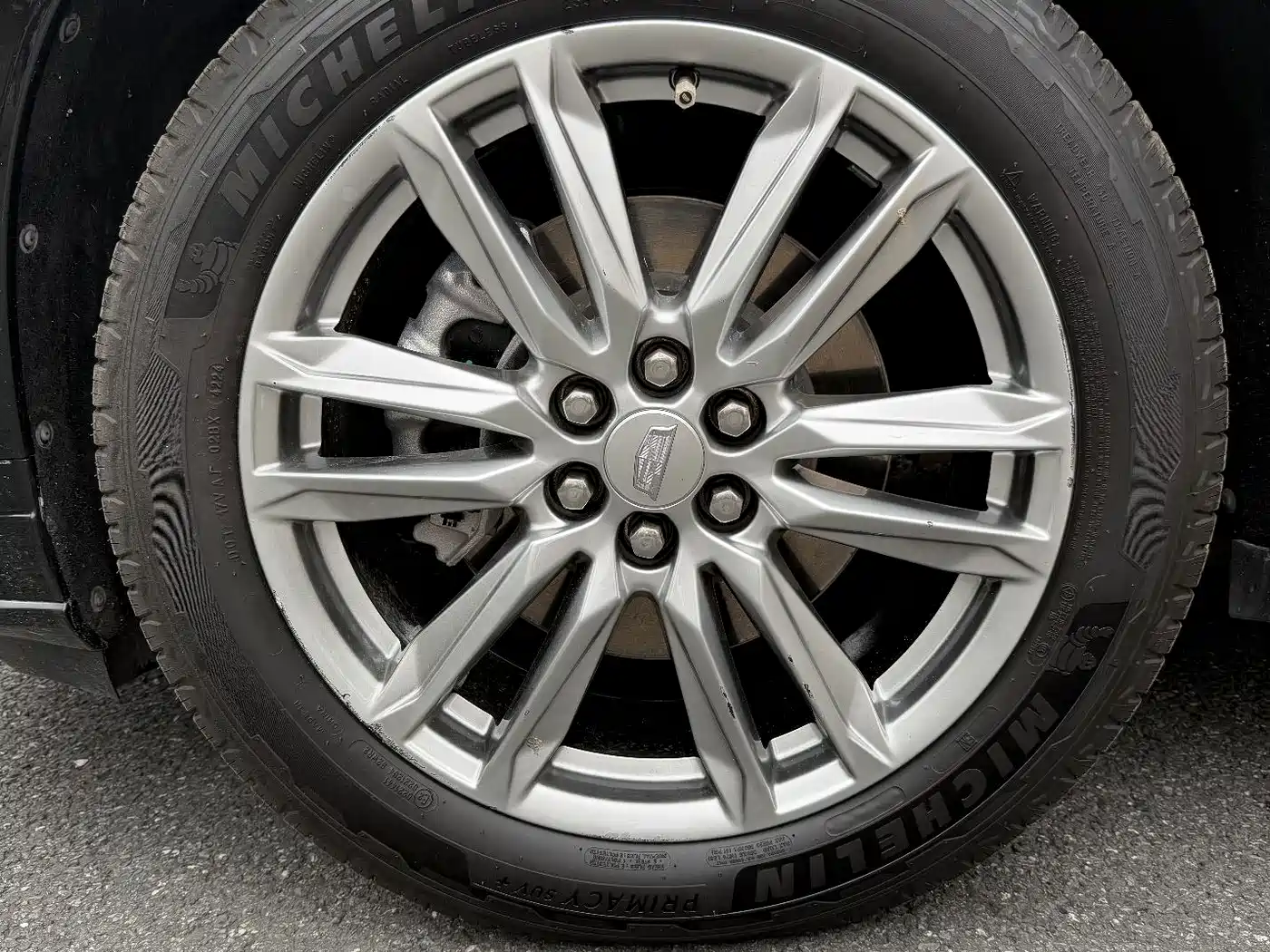 Photo 12 - Cadillac XT6