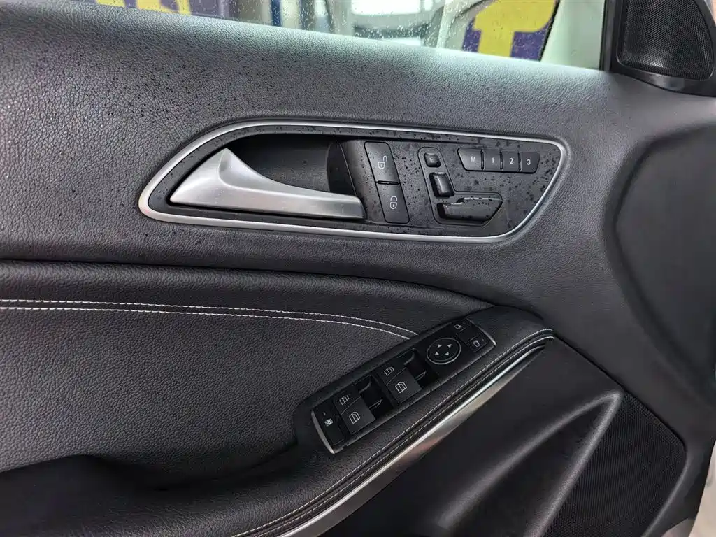 Mercedes-Benz GLA 2016 GLA 200 Dynamic фото 11