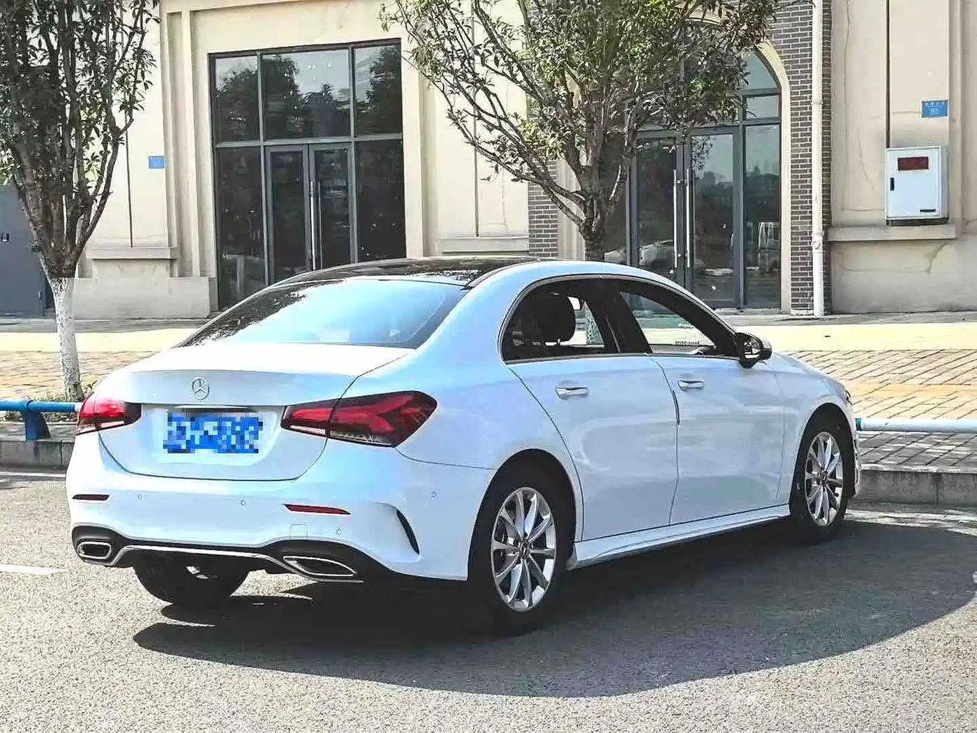Mercedes-Benz A-Class 2021 A 200 L Sport Sedan Fashion Edition фото 5