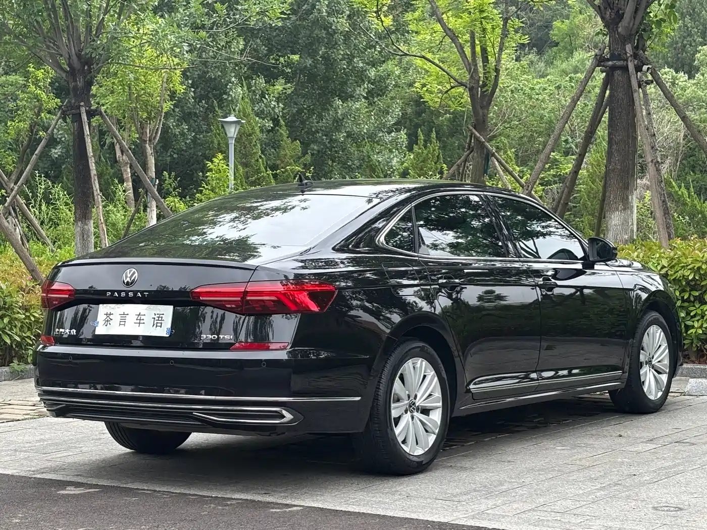 Volkswagen Passat 2021 Model 330TSI Elite Edition фото 4