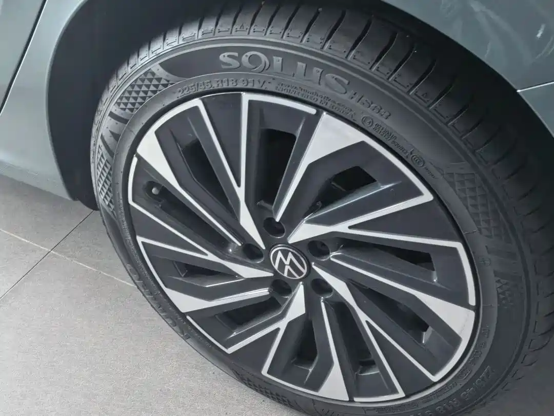 Volkswagen Sagitar 2025 300TSI DSG High-end Model фото 7