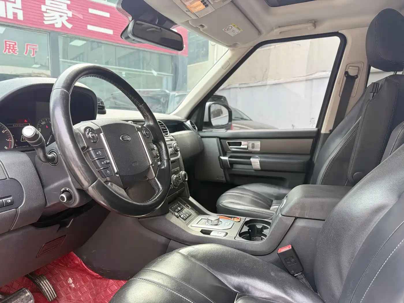 Land Rover Discovery 2016 3.0 SC V6 HSE фото 7