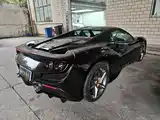 Фото 2 - Ferrari F8