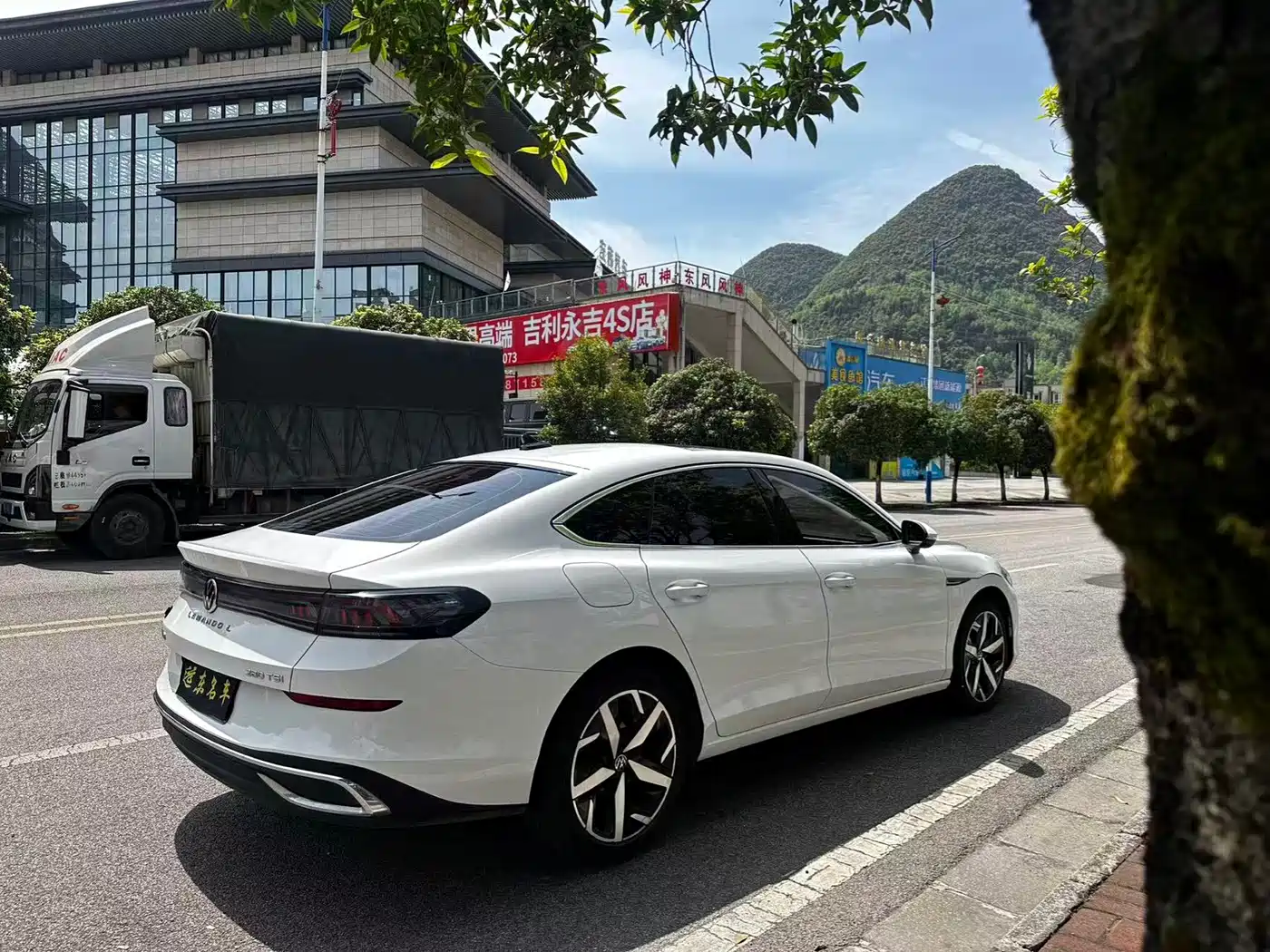Volkswagen Lamando 2023 Lamando L 280TSI DSG Glamour Edition фото 9