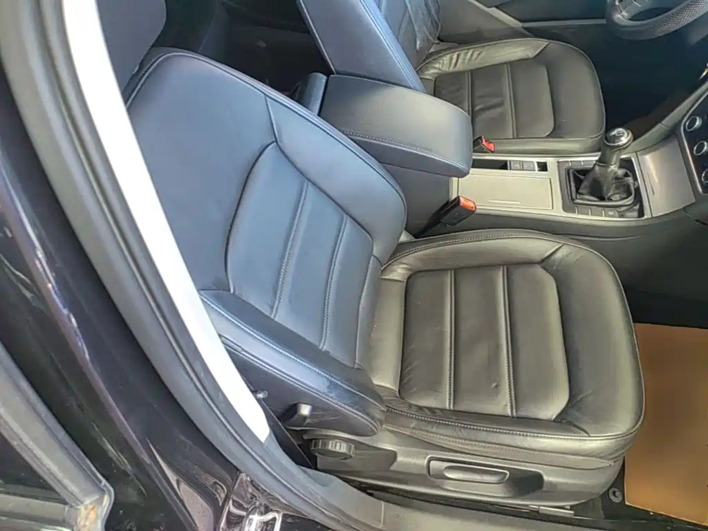 Photo 25 - Volkswagen Passat
