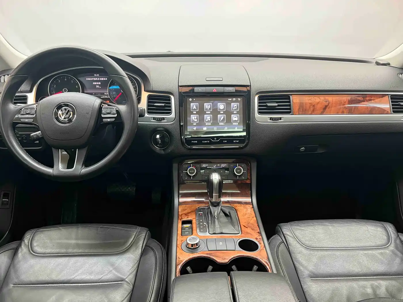 Volkswagen Touareg 2011 3.0TSI Comfort фото 8