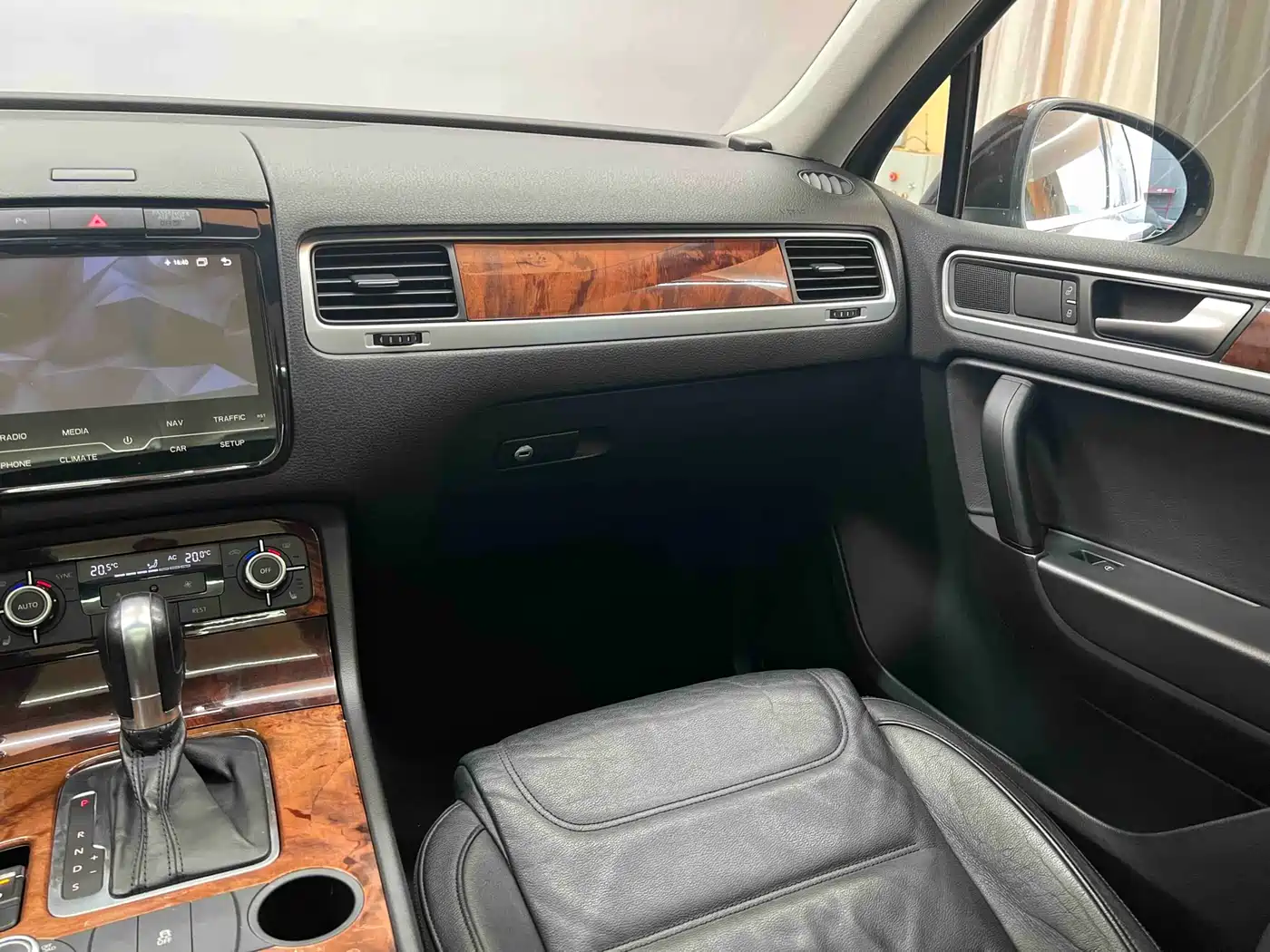 Volkswagen Touareg 2011 3.0TSI Comfort фото 10