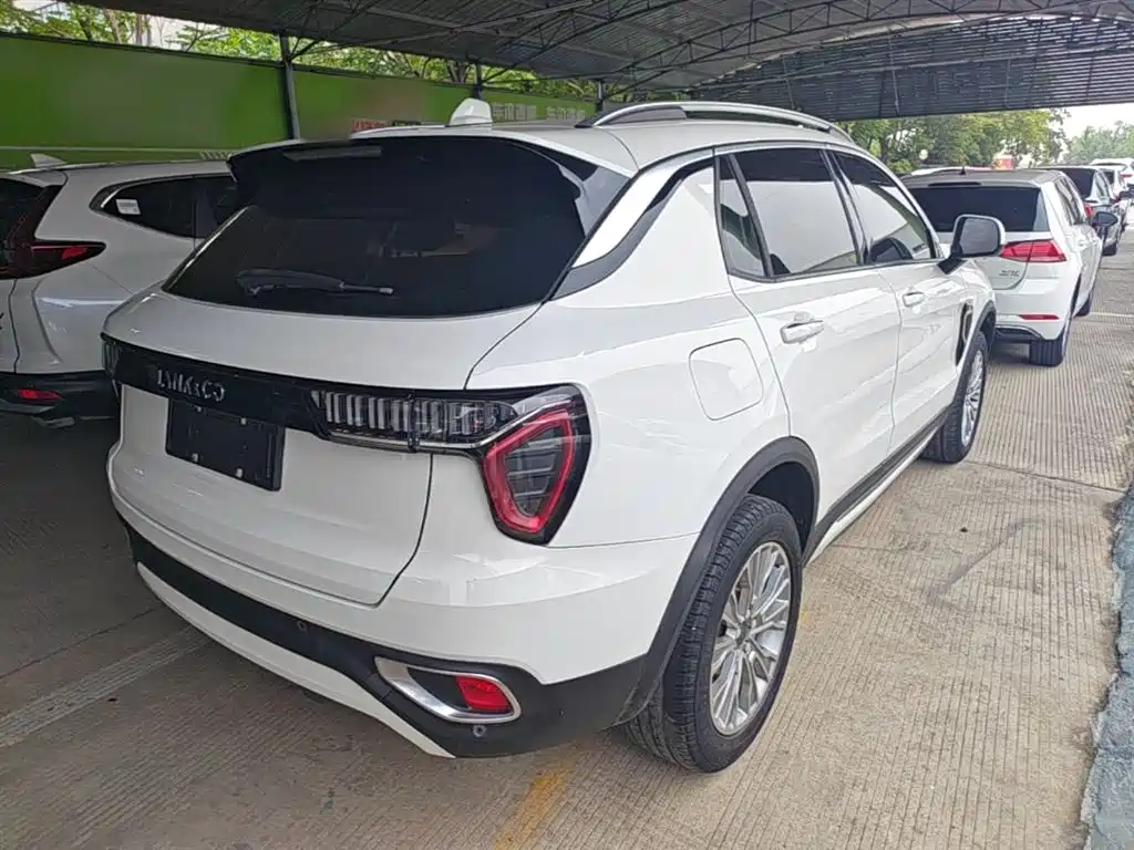 Lynk & Co 01 2017 2.0T 2WD фото 7