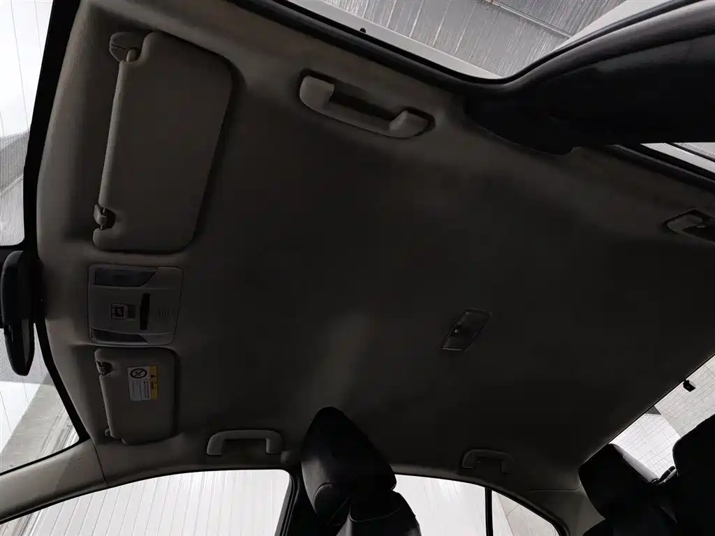 Toyota Corolla 2019 1.2T S-CVT GL Pioneer Edition фото 14