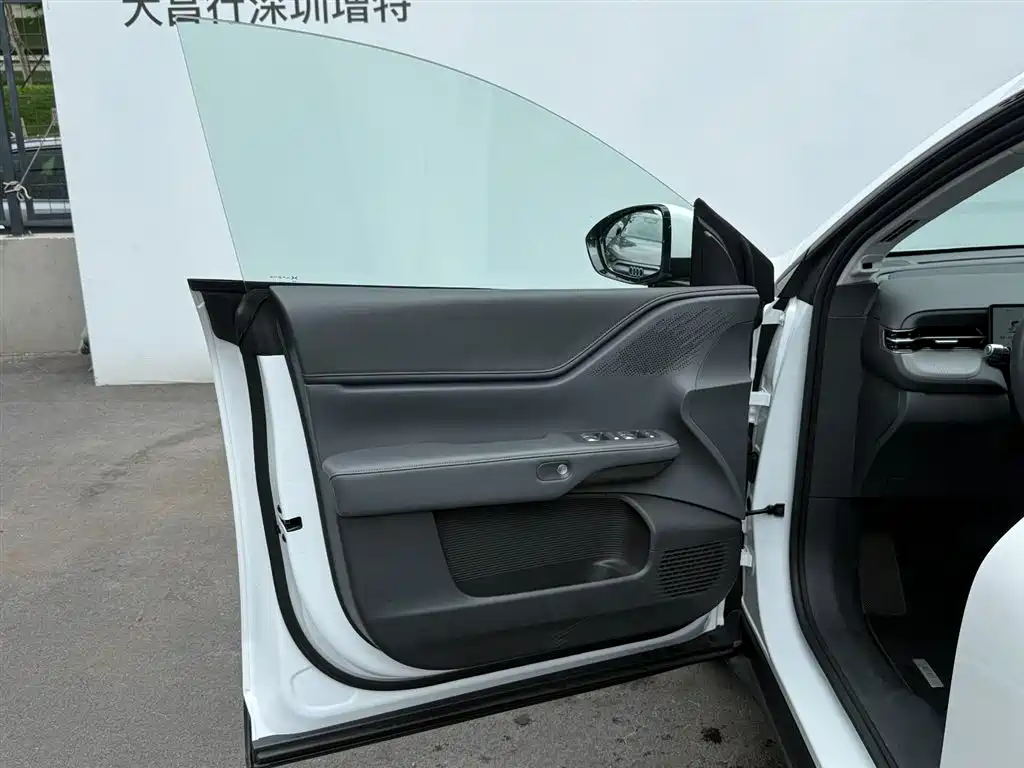 XPeng G6 2025 625 Long Range Max Flagship фото 10