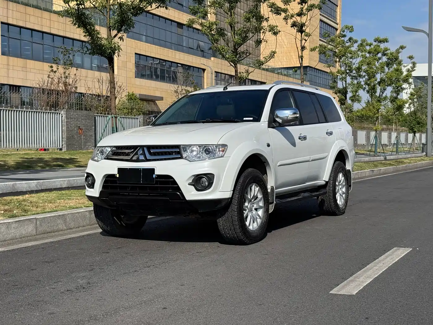 Mitsubishi Pajero Sport 2013 3.0L Automatic 4WD Flagship фото 15