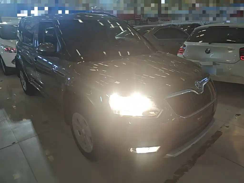 Фото 4 - Škoda Yeti