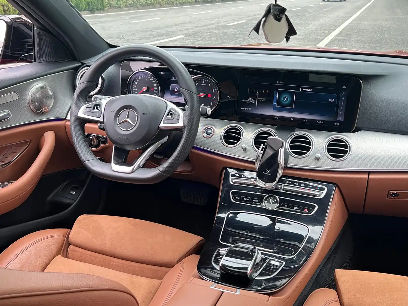 Mercedes-Benz E-Class 2017 E 200 Sport фото 9