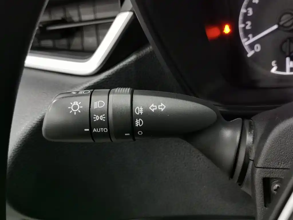 Toyota Corolla 2019 1.2T S-CVT GL Pioneer Edition фото 21