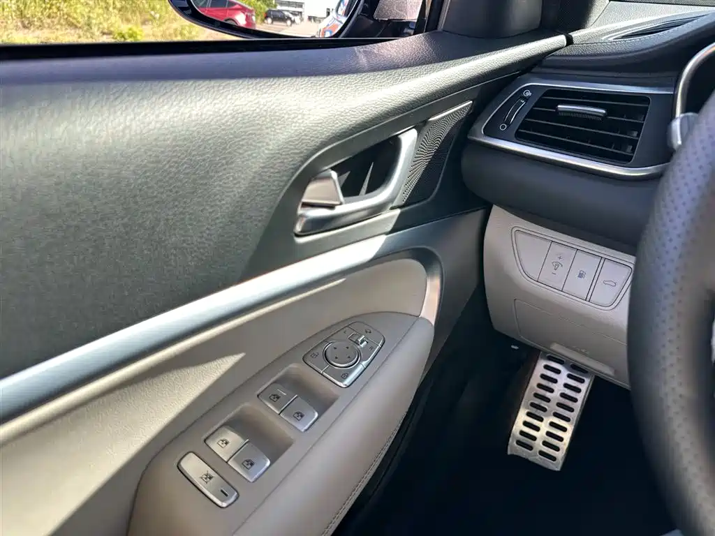 Genesis G70 2023 Model 2.0T RWD Luxury Edition фото 22