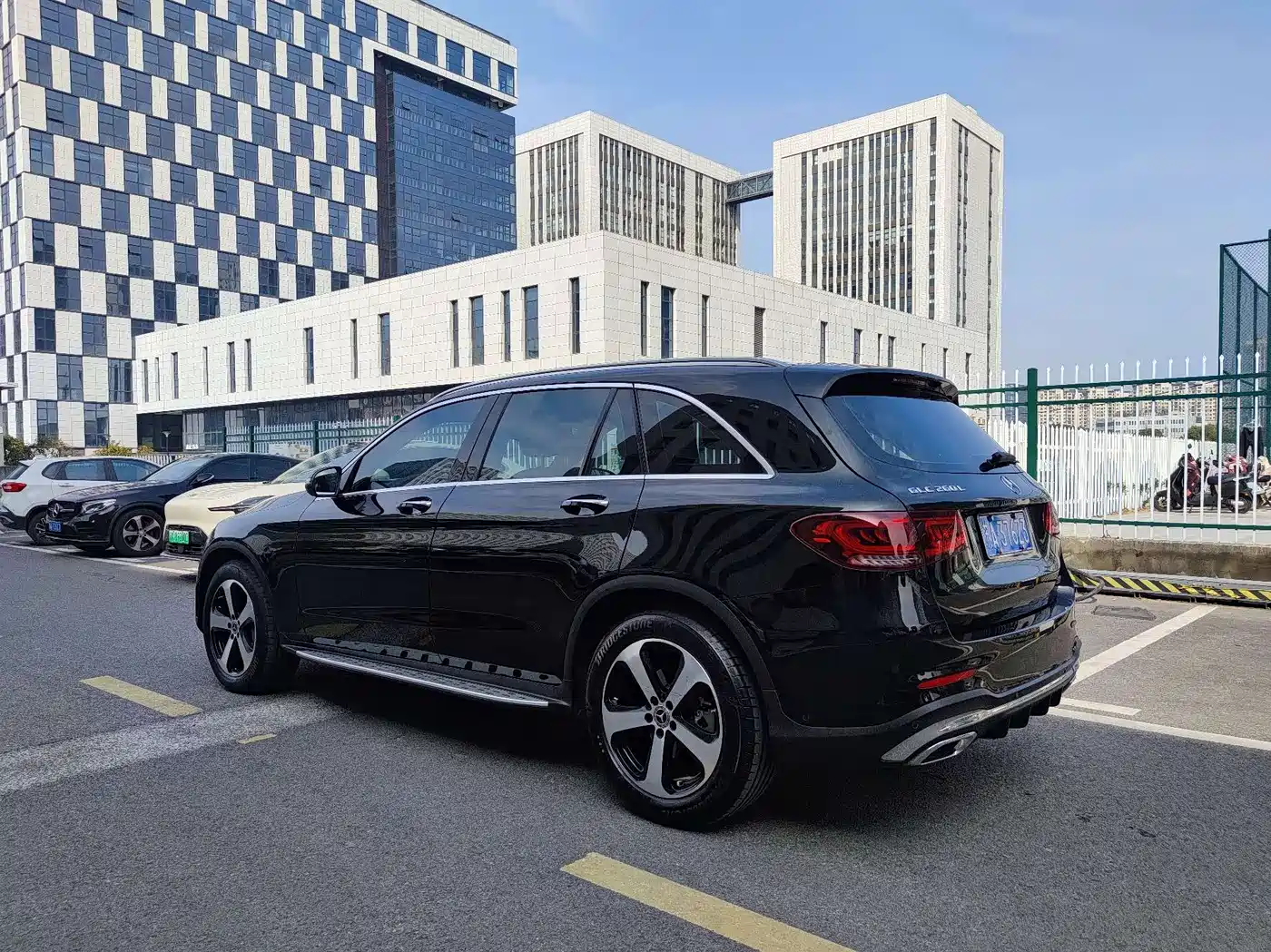 Mercedes-Benz GLC 2022 Model GLC 260 L 4MATIC Dynamic Edition фото 3