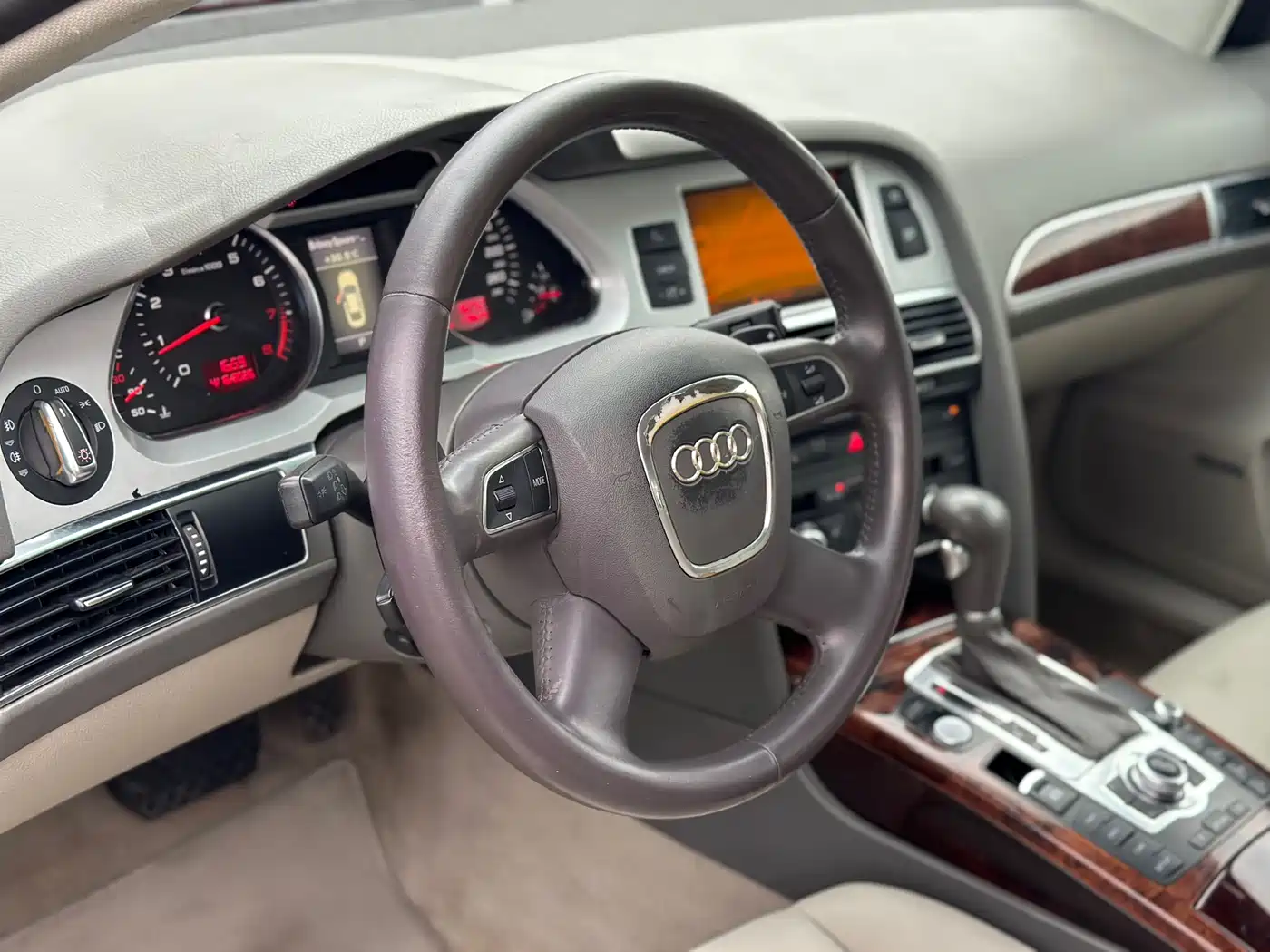 Audi A6L 2010 2.4L Comfort фото 7