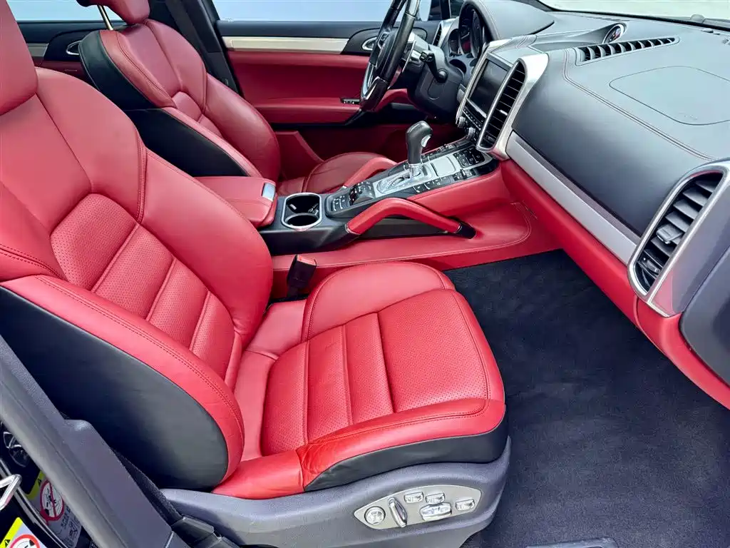 Porsche Cayenne 2015 Cayenne Turbo 4.8T фото 21
