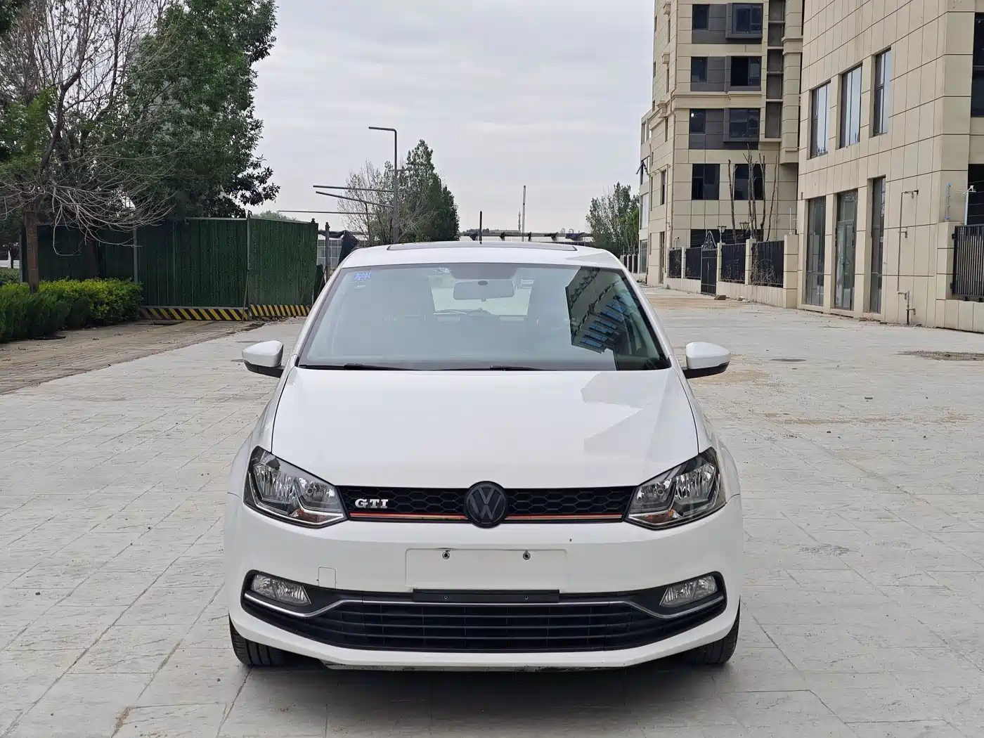 Volkswagen Polo 2016 1.6L Automatic Comfort фото 2