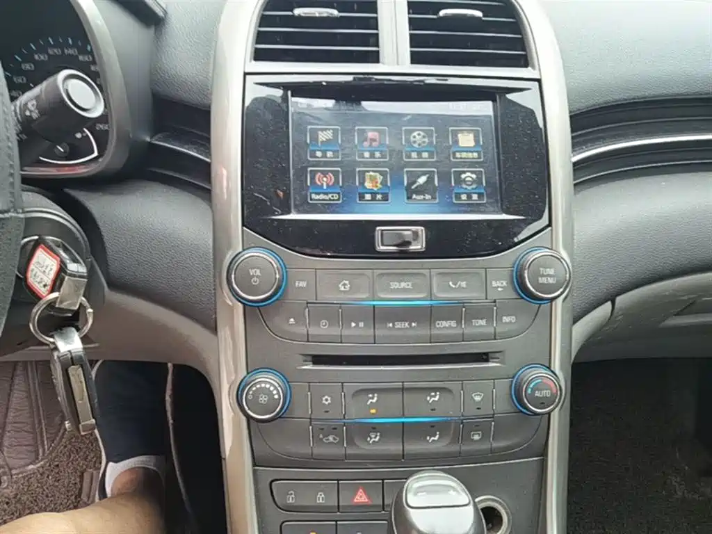 Chevrolet Malibu 2014 2.0L Automatic Luxury фото 13
