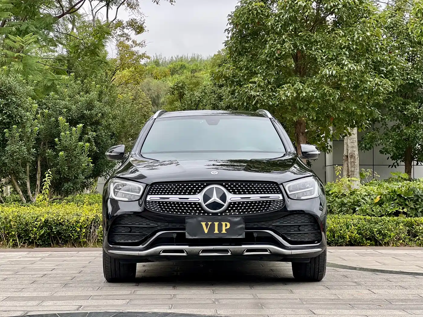 MERCEDES-BENZ GLC