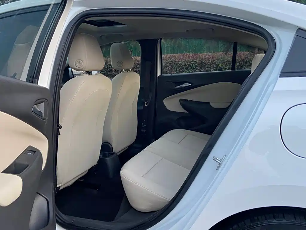 Photo 5 - Buick Excelle
