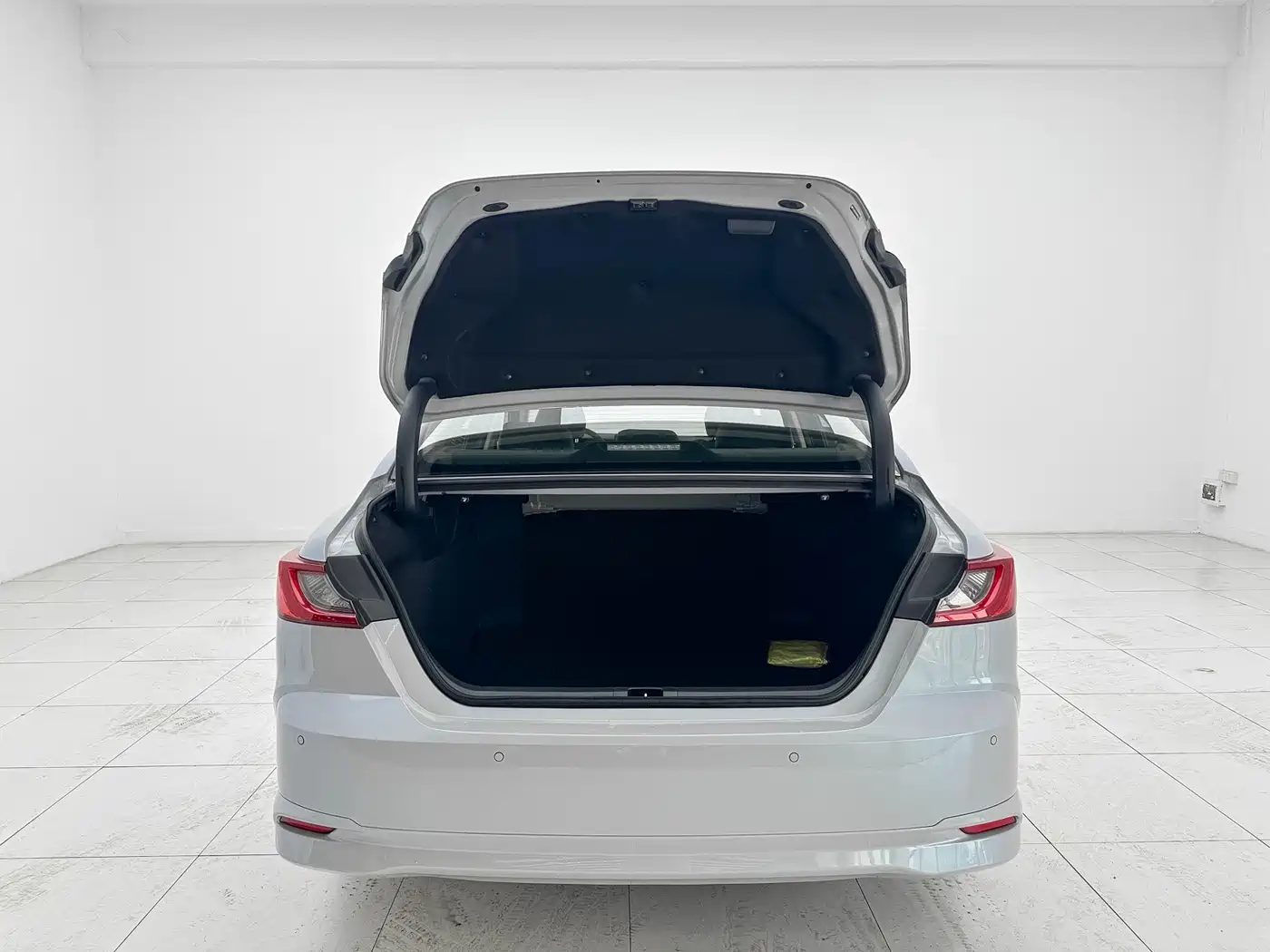 Toyota Camry 2024 Hybrid 2.5HG Premium Edition фото 23