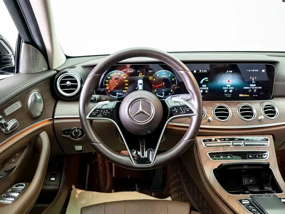 Mercedes-Benz E-Class 2022 E 260 L фото 19