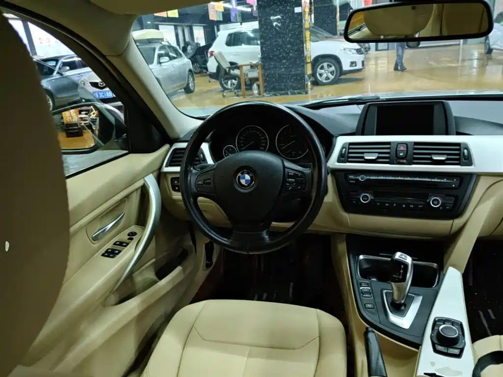 BMW 3 Series 2014 320Li Fashion фото 11