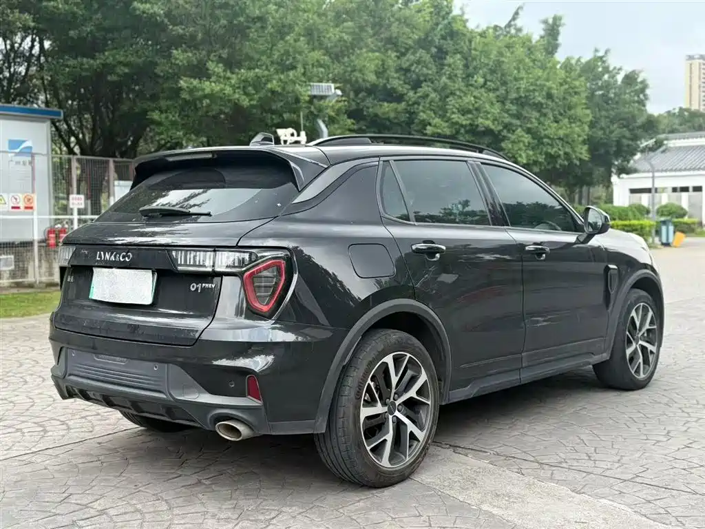 Lynk & Co 01 EM-P 2022 1.5TD PHEV Plus фото 5