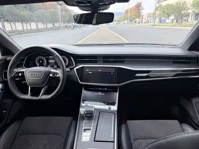 Audi A6L 2024 55 TFSI quattro Exclusive Dynamic — фото 4