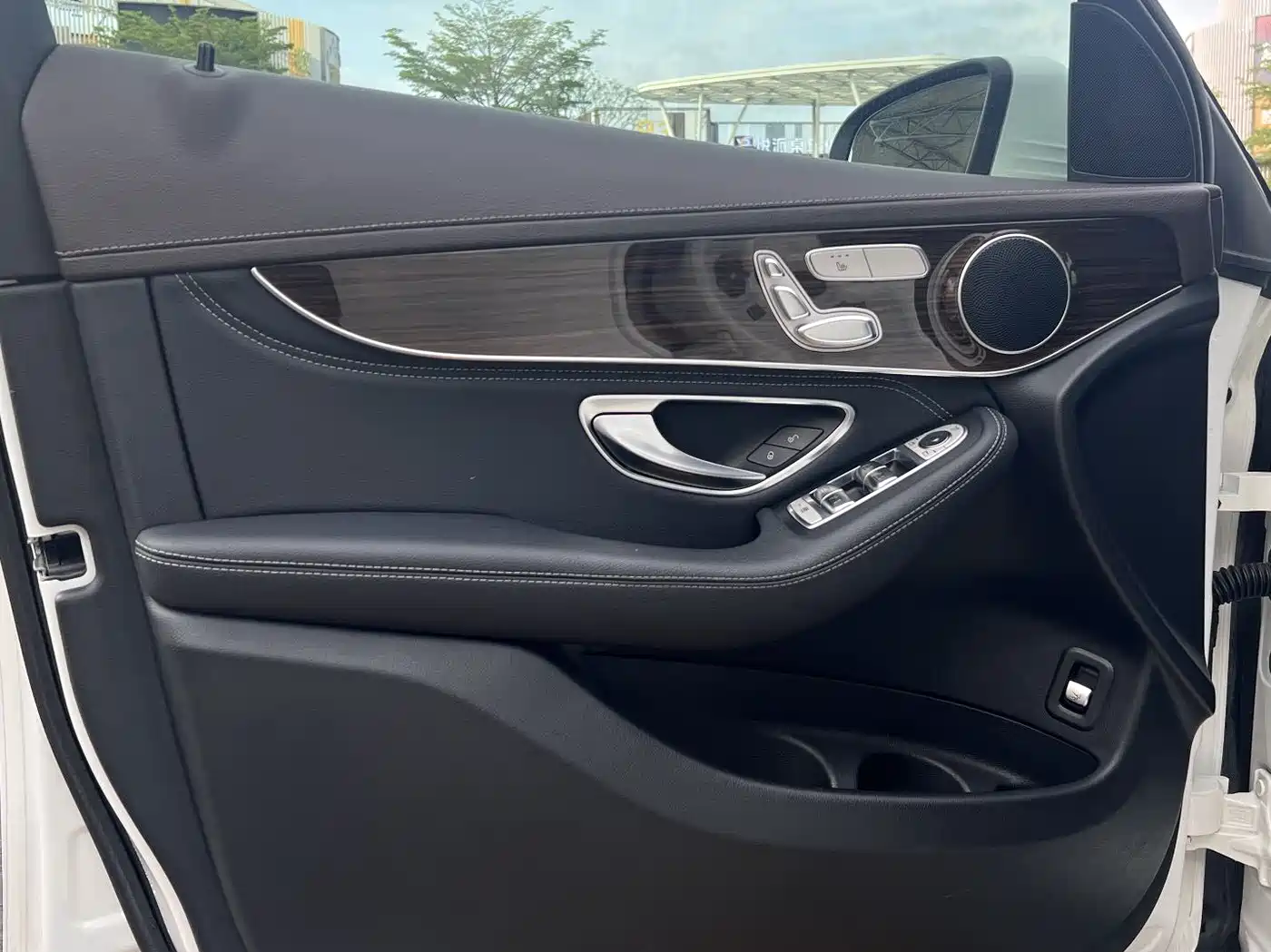 Mercedes-Benz GLC 2018 GLC 260 4MATIC Luxury фото 18
