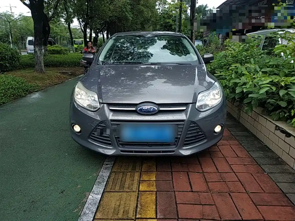 Фото 3 - Ford Focus