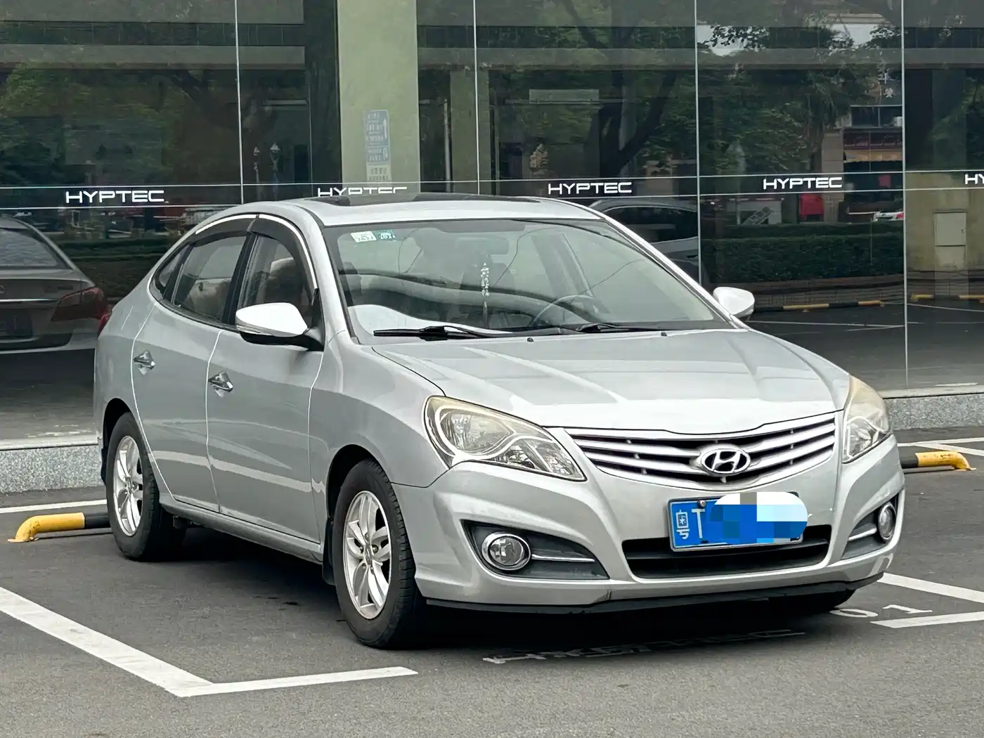 Hyundai Elantra 2011 1.6L Automatic Luxury фото 2