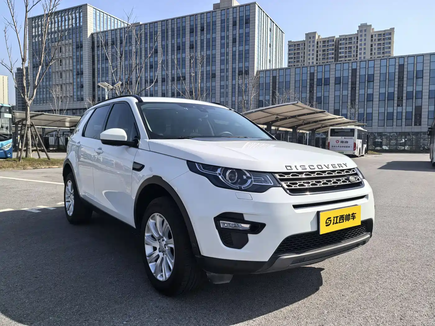 Land Rover Discovery Sport 2018 240PS SE Edition фото 3