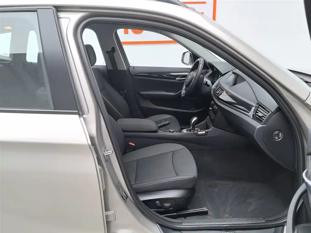 BMW X1 2015 Model sDrive18i Leading Advanced Edition фото 23
