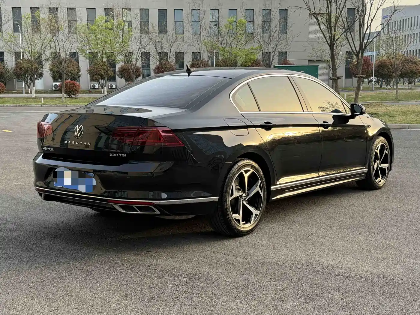 Volkswagen Magotan 2023 Model 2 Million Commemorative Edition 330TSI DSG Luxury фото 6