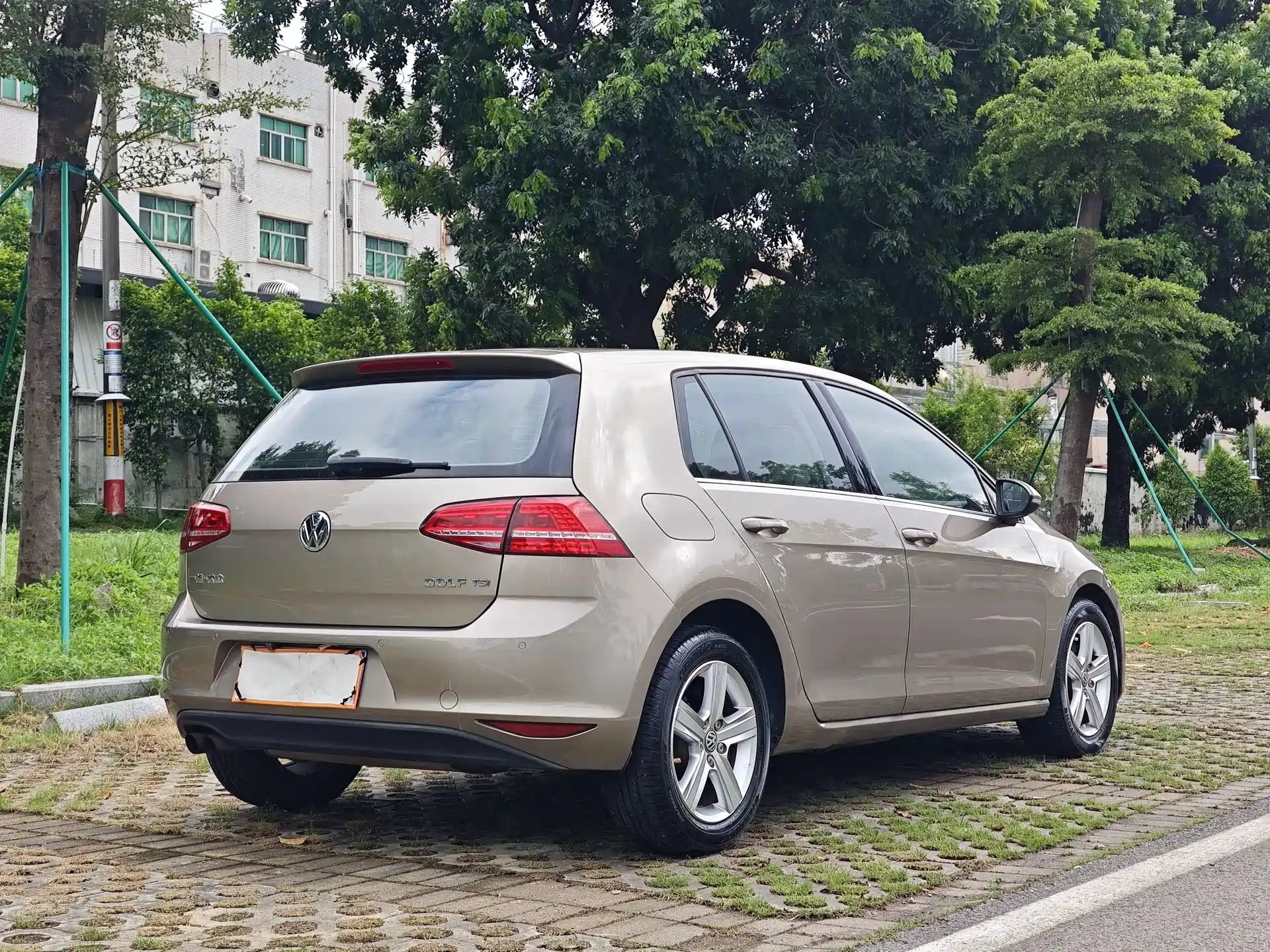 Фото 8 - Volkswagen Golf