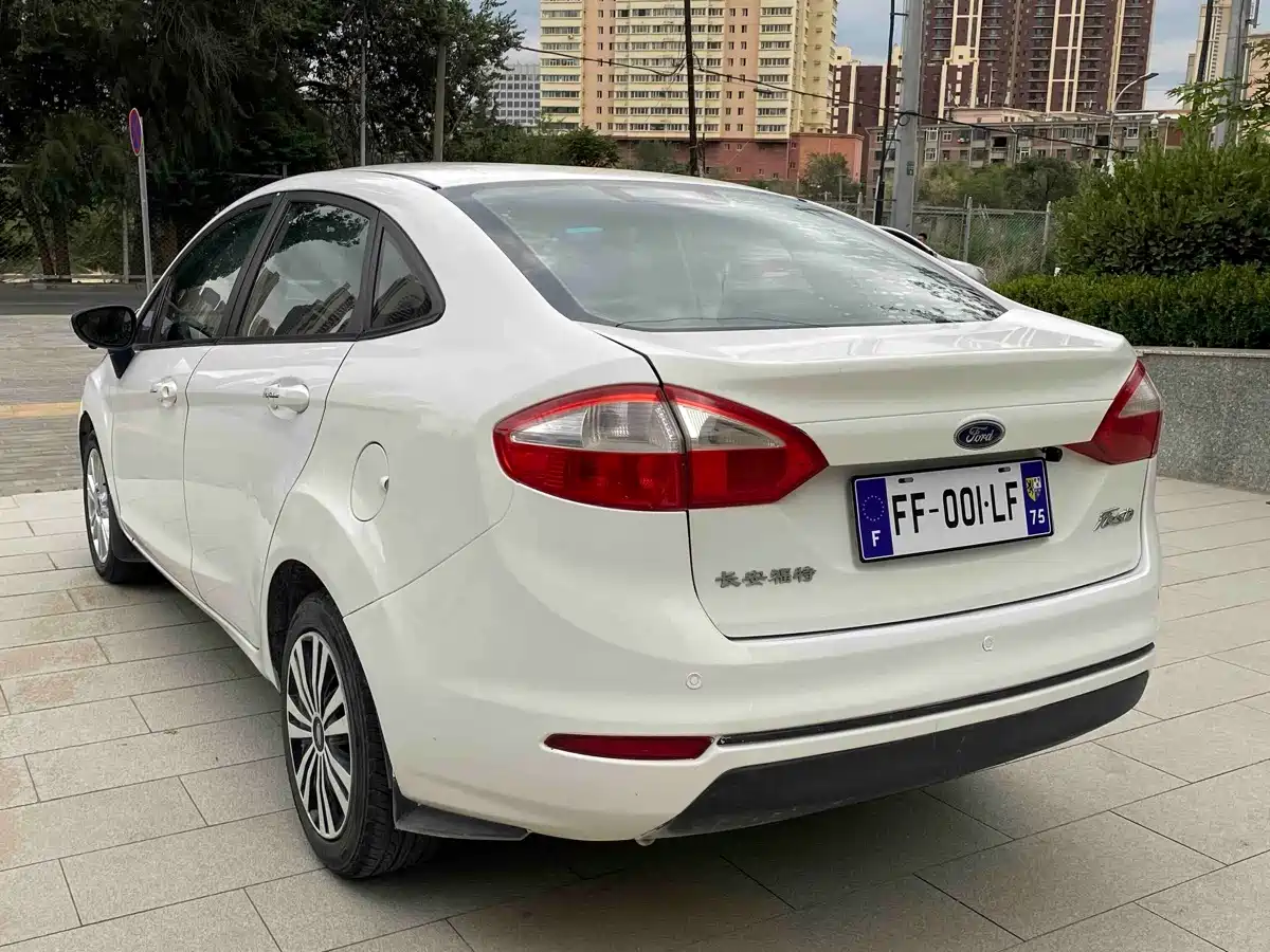 Ford Fiesta 2015 2013 Sedan 1.5L Manual Trend