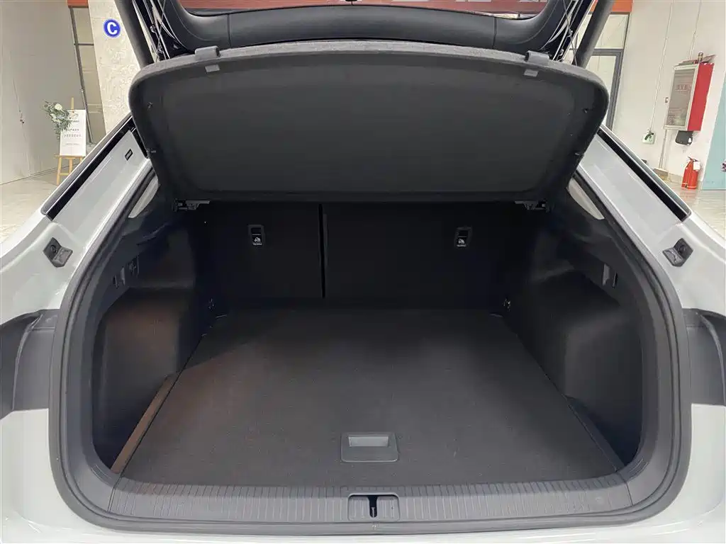 Volkswagen Tiguan X 2023 Facelift 330TSI FWD Prestige Flagship фото 16