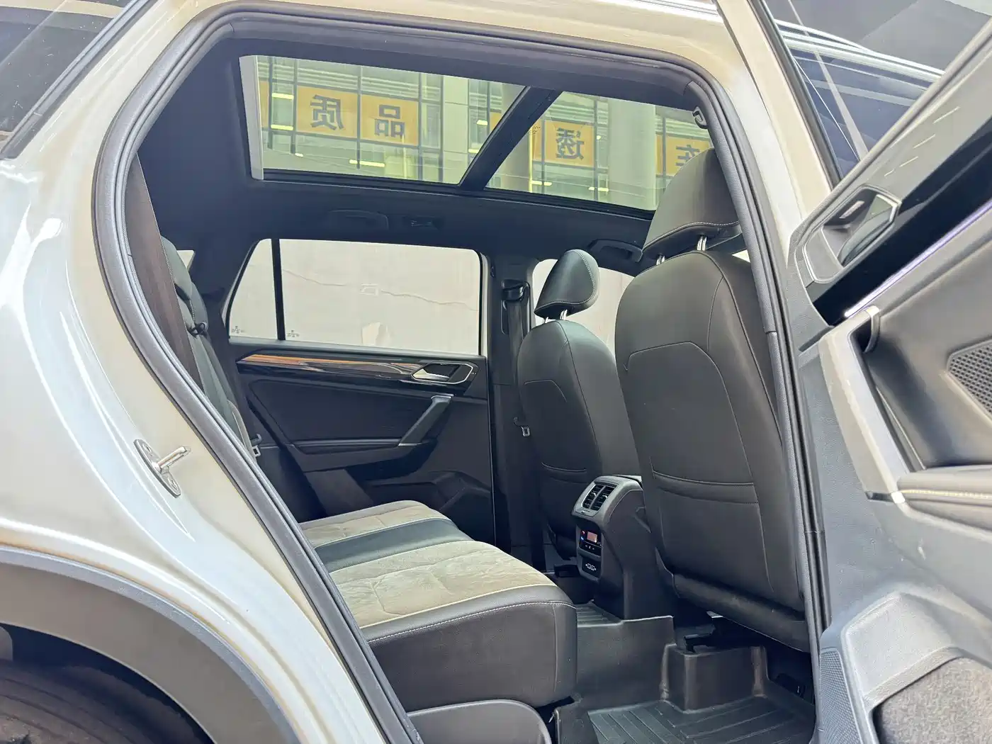 Volkswagen Tayron 2021 380TSI 4WD R-Line Smart Connect фото 11