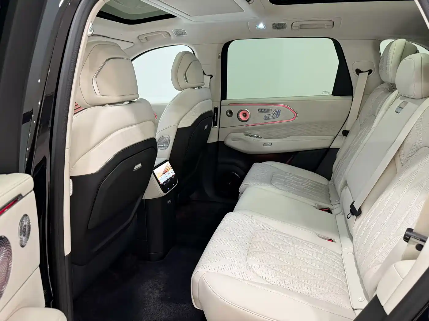 ZEEKR 8X 2026