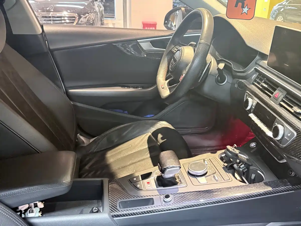 Audi A5 (Import) 2019 Sportback 40 TFSI Fashion фото 11