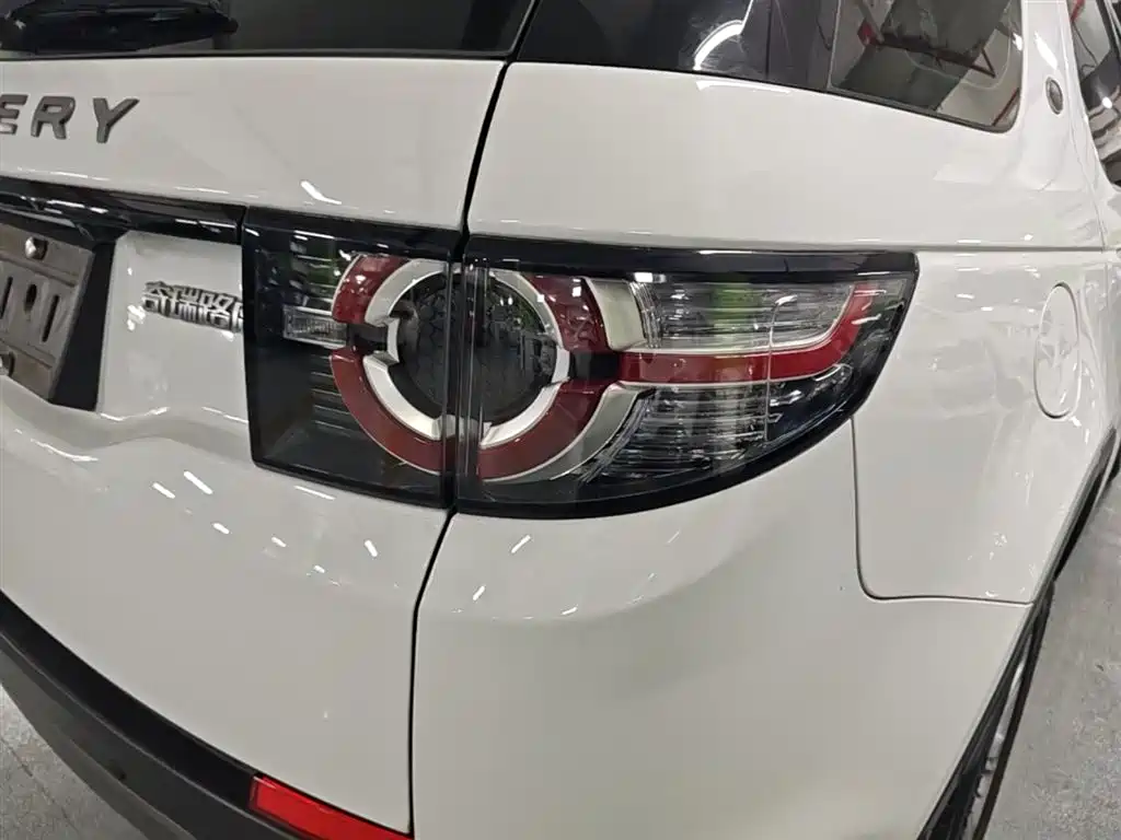 Land Rover Discovery Sport 2019 240PS SE Edition China VI фото 8