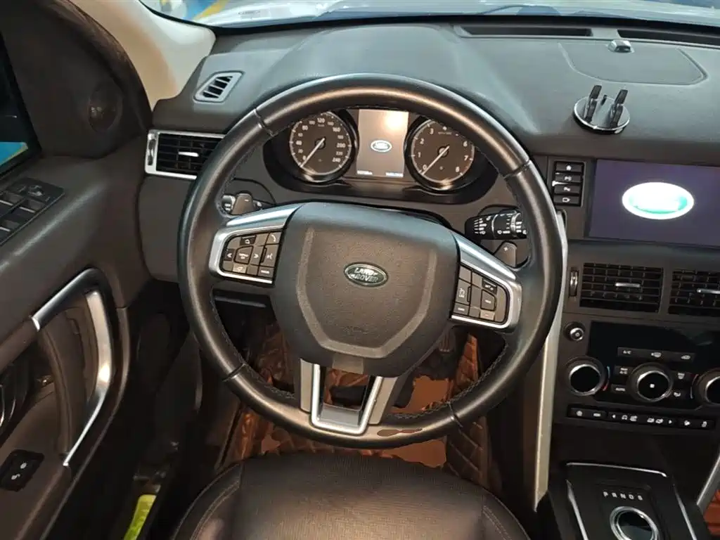Land Rover Discovery Sport 2019 240PS SE Edition China VI фото 11