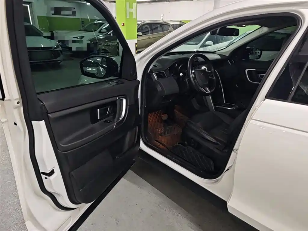 Land Rover Discovery Sport 2019 240PS SE Edition China VI фото 16