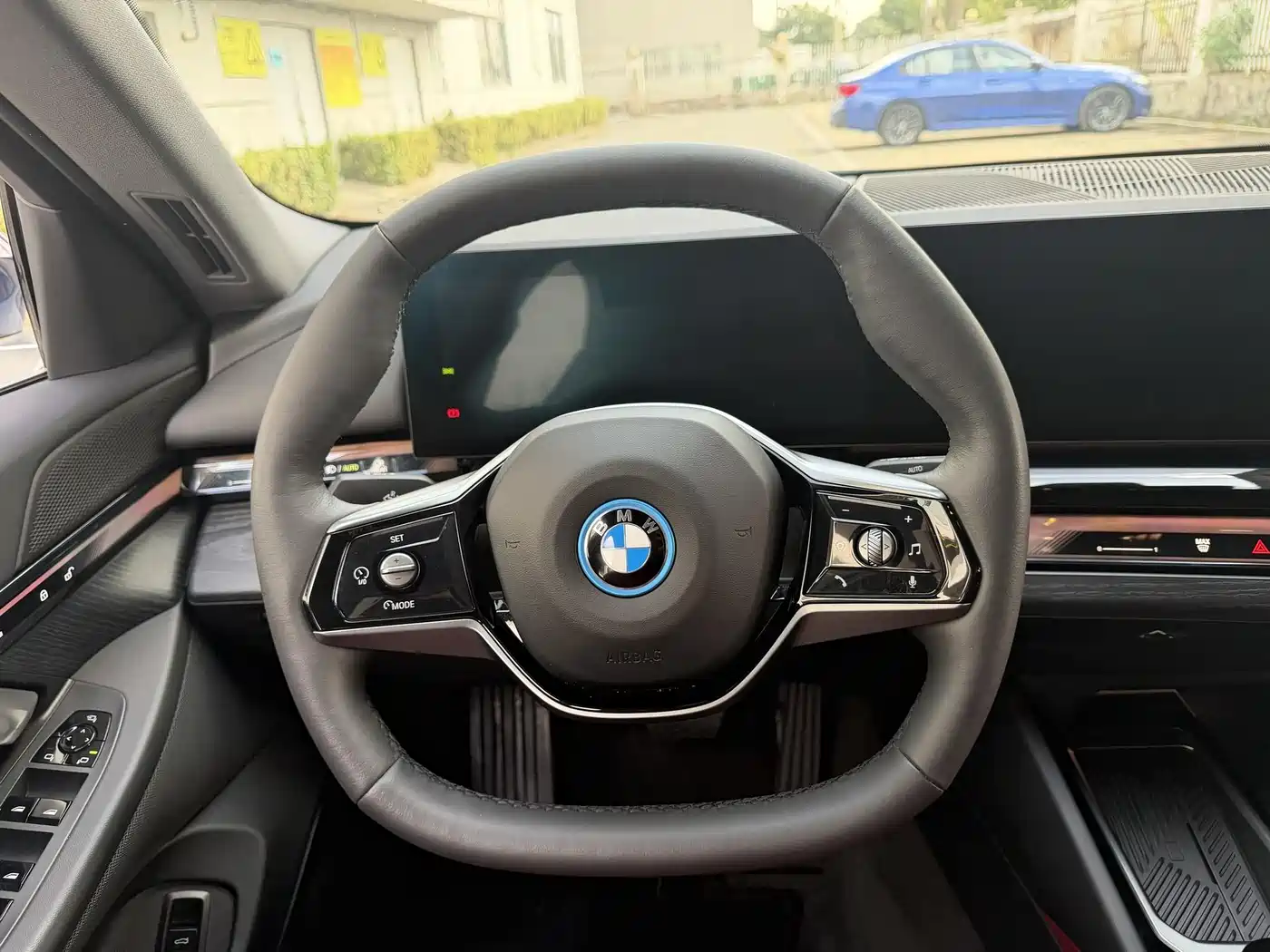 BMW I5